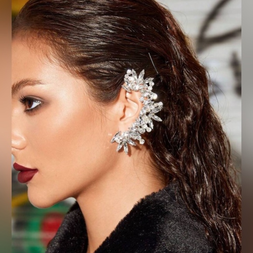 ✨Elegant Silver Crystal Ear Cuff
